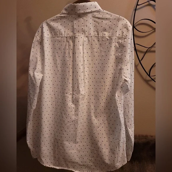 Brand new with tags pull & bear shirt. - Picture 3 of 7